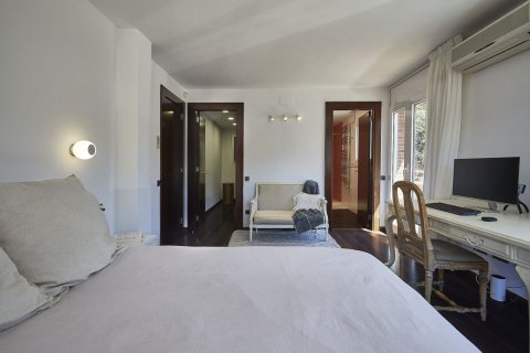 House for sale in Sant Cugat Del Valles, Barcelona, Spain 6 bedrooms, 566 sq.m. No. 166249 - photo 17