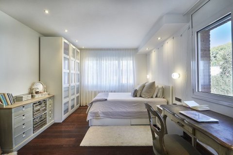 House for sale in Sant Cugat Del Valles, Barcelona, Spain 6 bedrooms, 566 sq.m. No. 166249 - photo 12