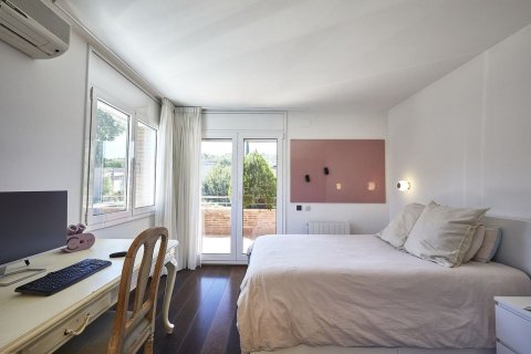 House for sale in Sant Cugat Del Valles, Barcelona, Spain 6 bedrooms, 566 sq.m. No. 166249 - photo 14