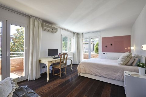 House for sale in Sant Cugat Del Valles, Barcelona, Spain 6 bedrooms, 566 sq.m. No. 166249 - photo 15