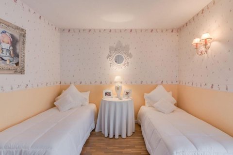 House for sale in Sant Cugat Del Valles, Barcelona, Spain 6 bedrooms, 650 sq.m. No. 166250 - photo 16