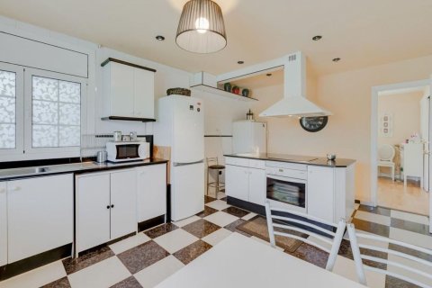 House for sale in Sant Cugat Del Valles, Barcelona, Spain 6 bedrooms, 650 sq.m. No. 166250 - photo 9