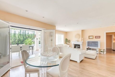 House for sale in Sant Cugat Del Valles, Barcelona, Spain 6 bedrooms, 650 sq.m. No. 166250 - photo 5