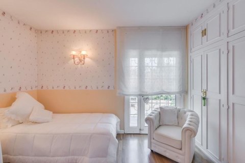 House for sale in Sant Cugat Del Valles, Barcelona, Spain 6 bedrooms, 650 sq.m. No. 166250 - photo 15