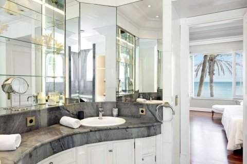 House for sale in Sitges, Barcelona, Spain 6 bedrooms, 768 sq.m. No. 166254 - photo 23