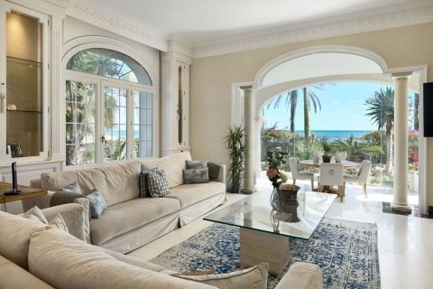 House for sale in Sitges, Barcelona, Spain 6 bedrooms, 768 sq.m. No. 166254 - photo 7