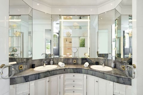 House for sale in Sitges, Barcelona, Spain 6 bedrooms, 768 sq.m. No. 166254 - photo 21