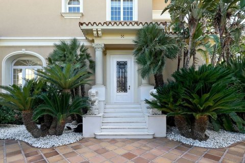 House for sale in Sitges, Barcelona, Spain 6 bedrooms, 768 sq.m. No. 166254 - photo 5