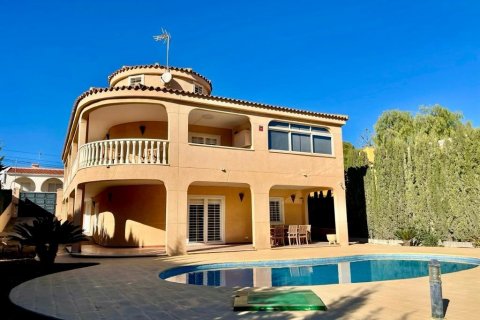 Villa pārdošanā Torrevieja, Alicante, Spānijā 4 istabas, 301 m2 Nr. 109249 - attēls 1
