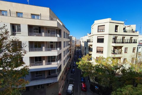 Apartment for sale Madrid, Spain 2 bedrooms, 97 sq.m. No. 109251 - photo 5