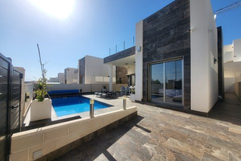 Villa en venta en Villamartin, Alicante, España 3 dormitorios, 89 m2 No. 152083 - foto 2