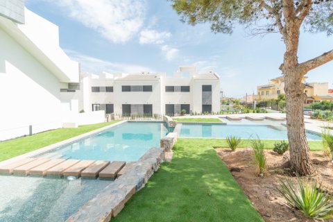 Huoneisto myytävänä Los Balcones, Alicante, Espanja, 3 makuuhuonetta, 82 m2 No. 145669 - kuva 16