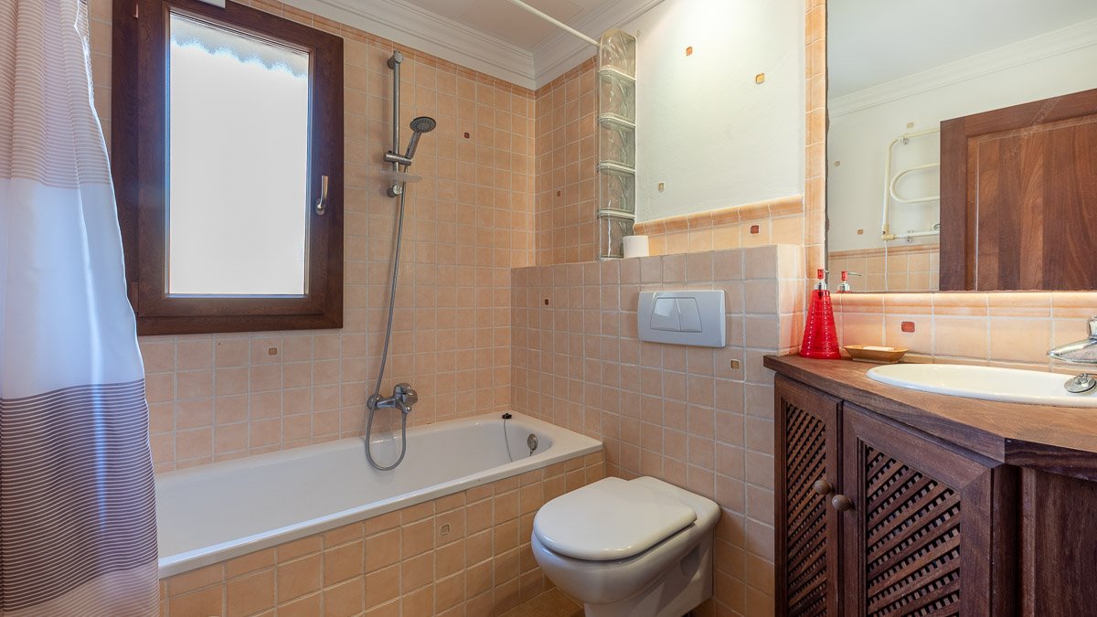 Commercial property à El Toro, Mallorca, Espagne 3 chambres, 299 m2 No. 137495