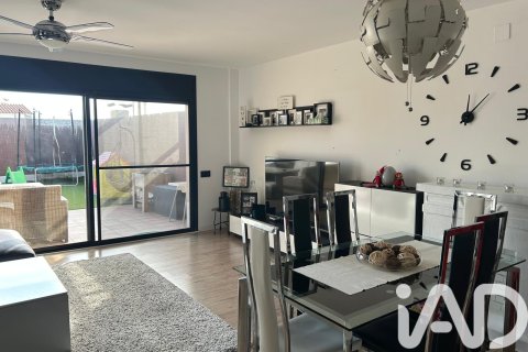 Townhouse à vendre à Vilanova i la Geltru, Barcelona, Espagne, 3 chambres, 179 m2 No. 152597 - photo 2