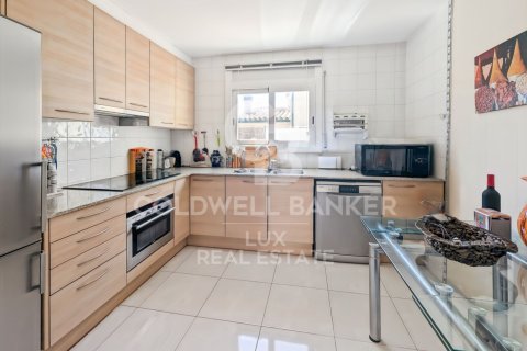 House à vendre à Pau, Girona, Espagne, 3 chambres, 157 m2 No. 178819 - photo 8