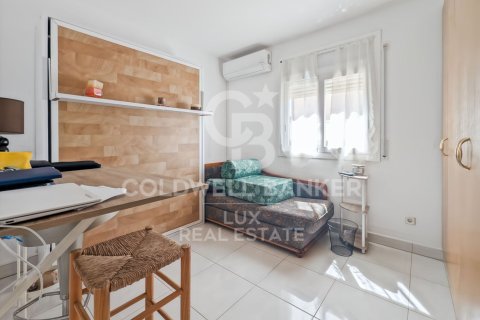 House à vendre à Pau, Girona, Espagne, 3 chambres, 157 m2 No. 178819 - photo 15