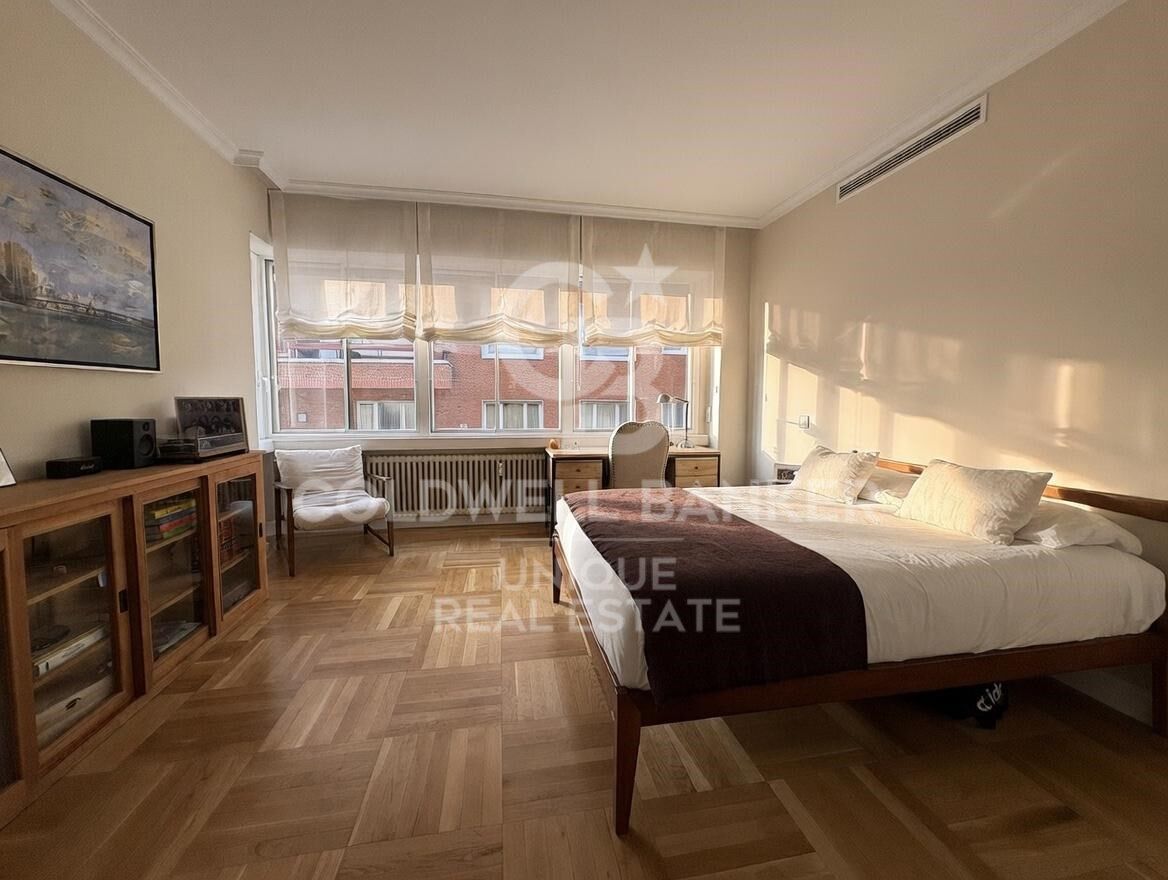 Appartamento a Madrid, Spagna 5 camere da letto, 357 mq. N° 178822