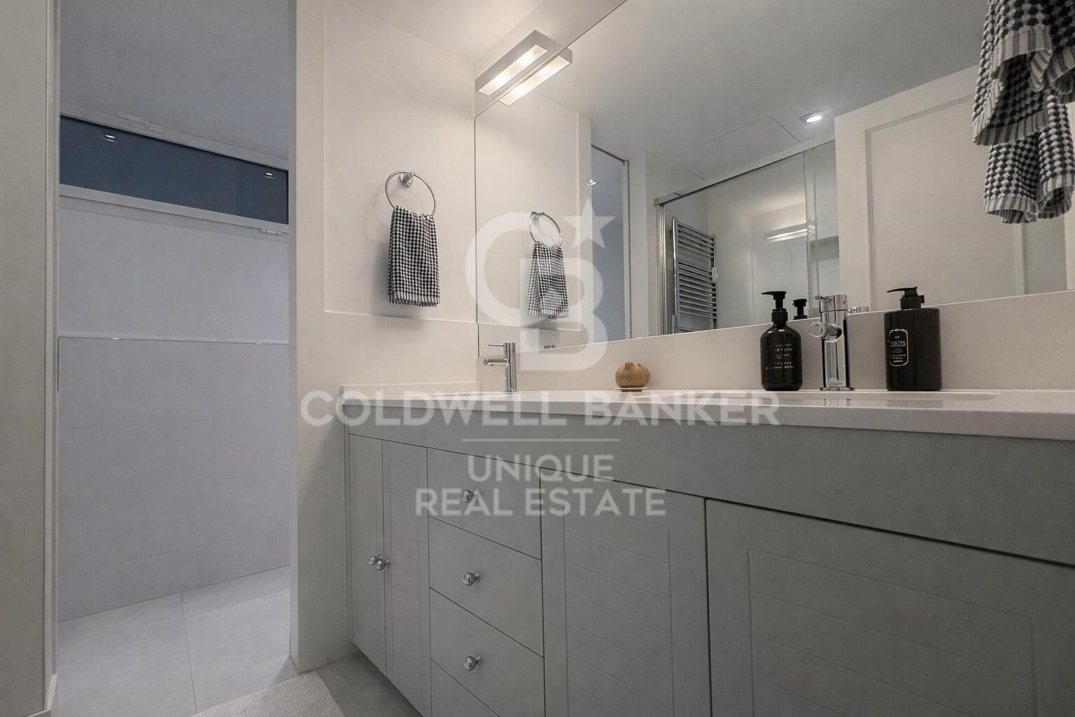 Appartamento a Madrid, Spagna 5 camere da letto, 357 mq. N° 178822