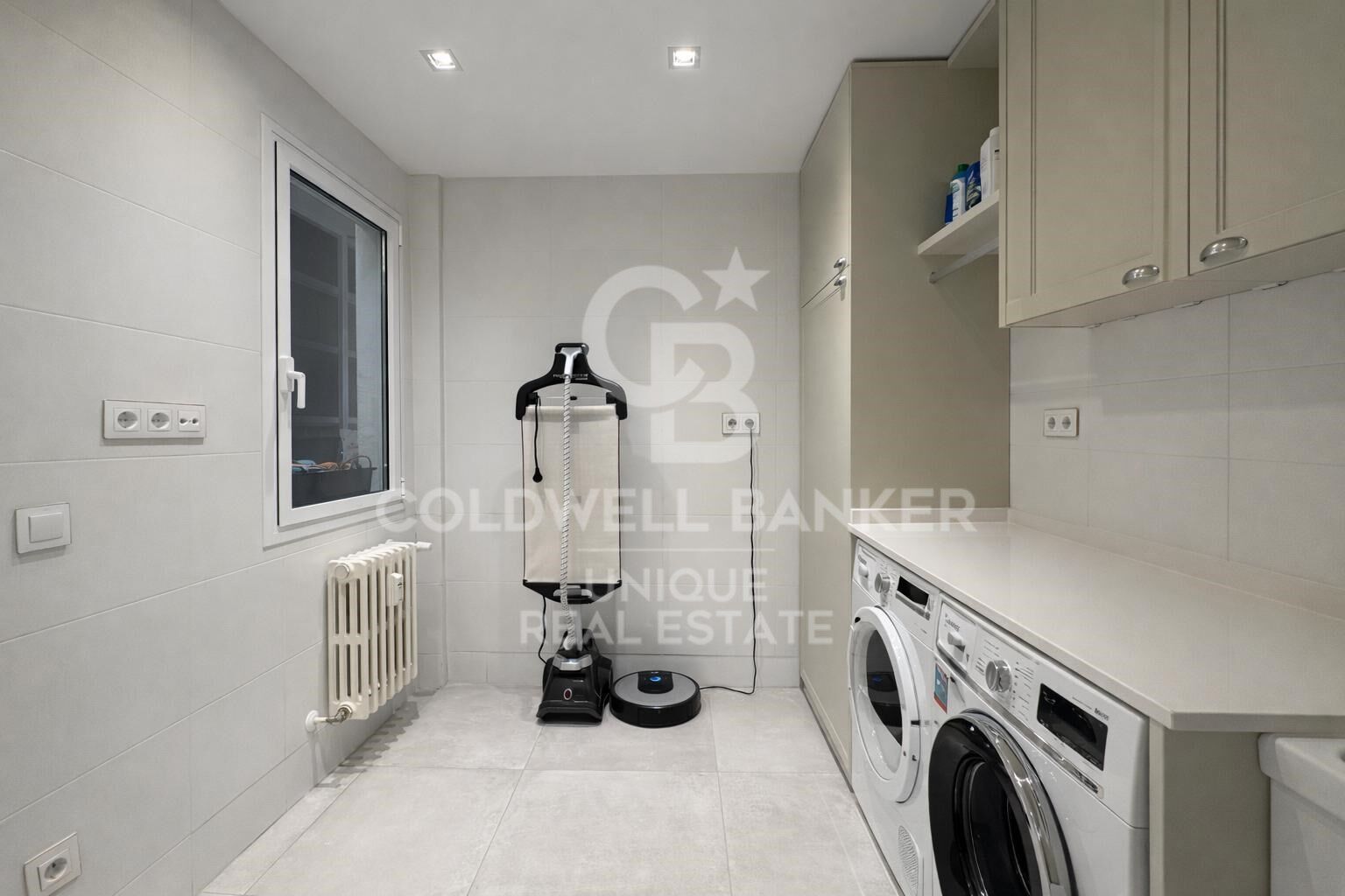 Appartamento a Madrid, Spagna 5 camere da letto, 357 mq. N° 178822