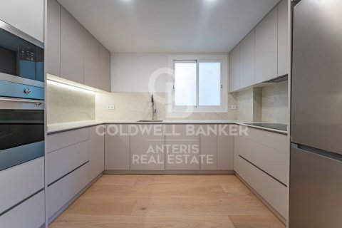 Huoneisto myytävänä Barcelona, Espanja, 3 makuuhuonetta, 113 m2 No. 178821 - kuva 4