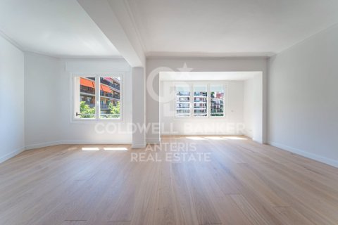 Huoneisto myytävänä Barcelona, Espanja, 3 makuuhuonetta, 113 m2 No. 178821 - kuva 2