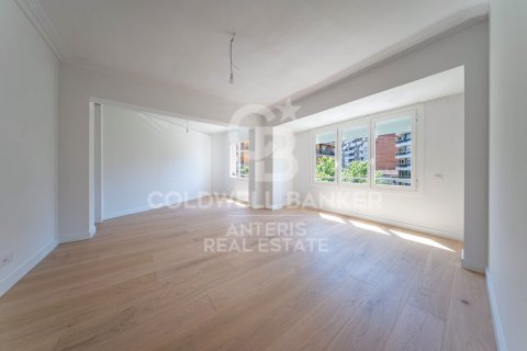 Huoneisto myytävänä Barcelona, Espanja, 3 makuuhuonetta, 113 m2 No. 178821 - kuva 3