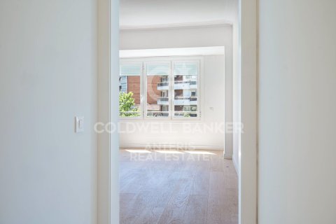 Huoneisto myytävänä Barcelona, Espanja, 3 makuuhuonetta, 113 m2 No. 178821 - kuva 12