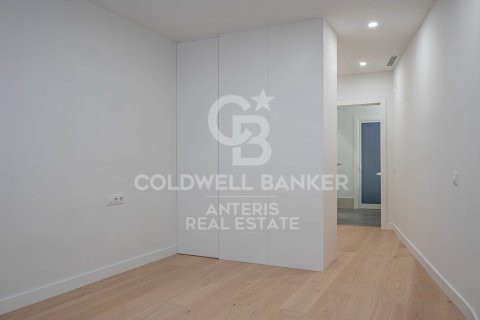 Huoneisto myytävänä Barcelona, Espanja, 3 makuuhuonetta, 113 m2 No. 178821 - kuva 16