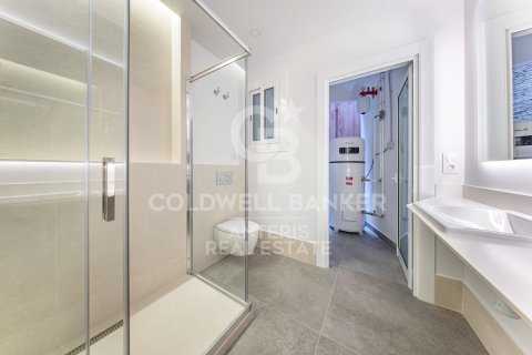 Huoneisto myytävänä Barcelona, Espanja, 3 makuuhuonetta, 113 m2 No. 178821 - kuva 30