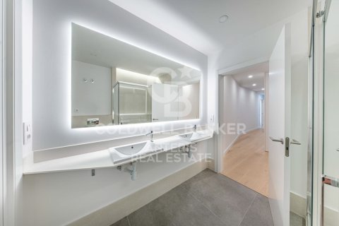 Huoneisto myytävänä Barcelona, Espanja, 3 makuuhuonetta, 113 m2 No. 178821 - kuva 29