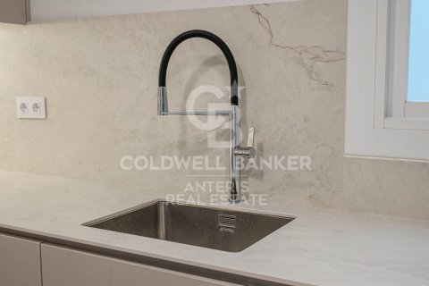 Huoneisto myytävänä Barcelona, Espanja, 3 makuuhuonetta, 113 m2 No. 178821 - kuva 6
