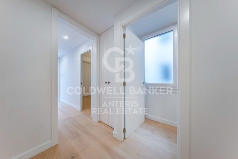 Huoneisto myytävänä Barcelona, Espanja, 3 makuuhuonetta, 113 m2 No. 178821 - kuva 27