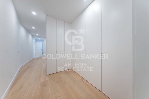 Huoneisto myytävänä Barcelona, Espanja, 3 makuuhuonetta, 113 m2 No. 178821 - kuva 18