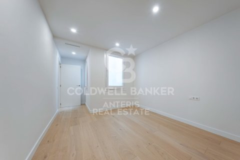 Huoneisto myytävänä Barcelona, Espanja, 3 makuuhuonetta, 113 m2 No. 178821 - kuva 15