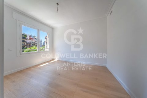 Huoneisto myytävänä Barcelona, Espanja, 3 makuuhuonetta, 113 m2 No. 178821 - kuva 26