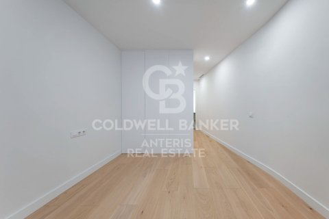 Huoneisto myytävänä Barcelona, Espanja, 3 makuuhuonetta, 113 m2 No. 178821 - kuva 17