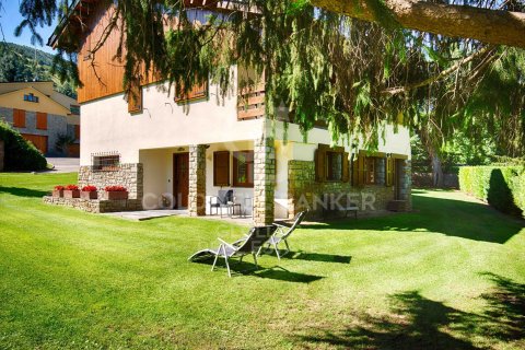 Lägenhet till salu i Girona, Spanien 3 sovrum, 104 kvm. Nr. 158249 - foto 25