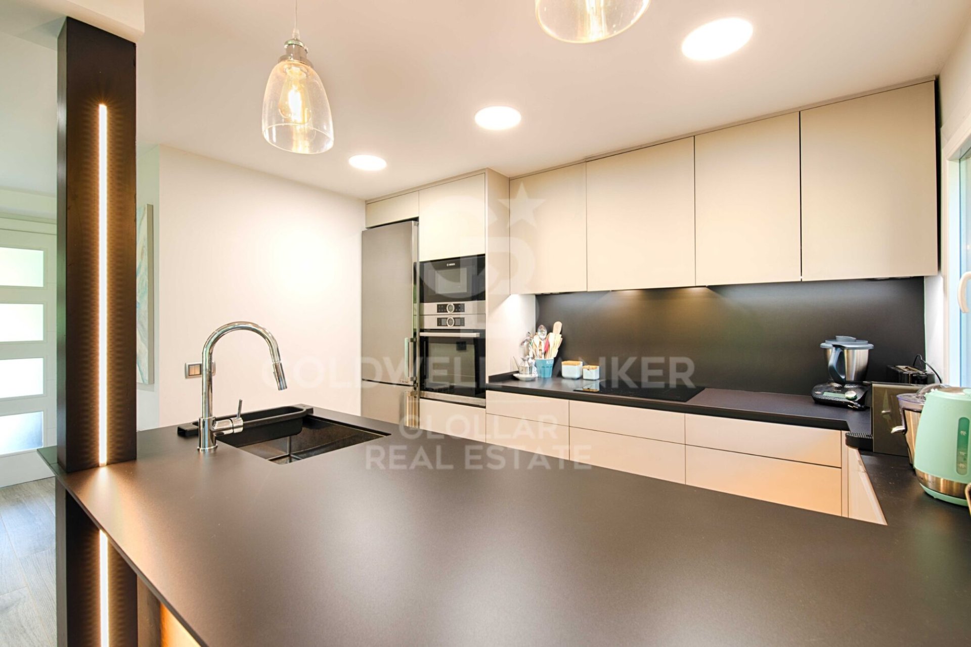 Appartamento a Girona, Spagna 3 camere da letto, 104 mq. N° 158249