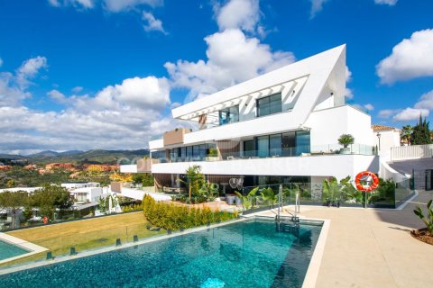 Villa for sale in Marbella, Malaga, Spain 3 bedrooms, 164 sq.m. No. 158250 - photo 2