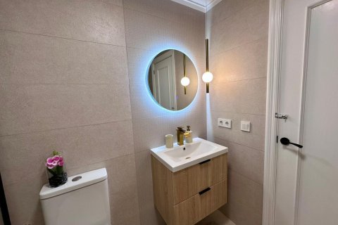 Apartment for sale in Torrevieja, Alicante, Spain 2 bedrooms, 65 sq.m. No. 190229 - photo 12