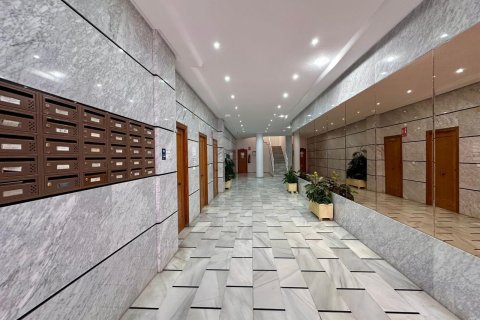 Apartment for sale in Torrevieja, Alicante, Spain 2 bedrooms, 65 sq.m. No. 190229 - photo 17