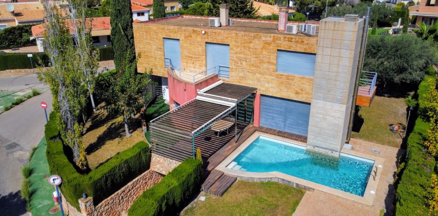 Villa Dehesa De Campoamor, Alicante, Spain 4 bedrooms, 414 sq.m. No. 136736