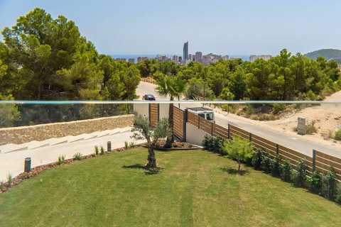 Villa for sale in Alicante, Spain 3 bedrooms, 140 sq.m. No. 145535 - photo 12