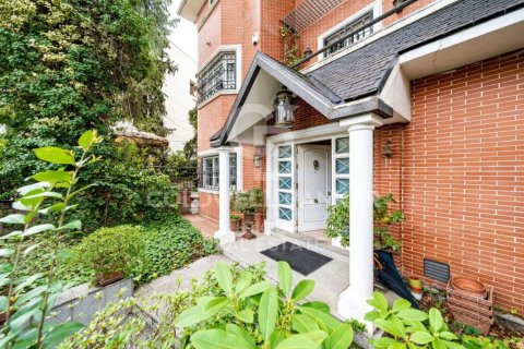 Villa zum Verkauf in Madrid, Spanien 6 Schlafzimmer, 795 m2 Nr. 157434 - Foto 2