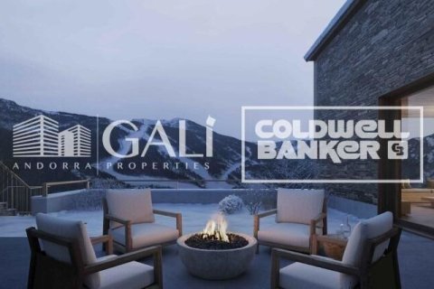 Villa for sale in Principado De Andorra (Ninguna Poblacion Tiene C.P.), Lleida, Spain 5 bedrooms, 465 sq.m. No. 157429 - photo 3