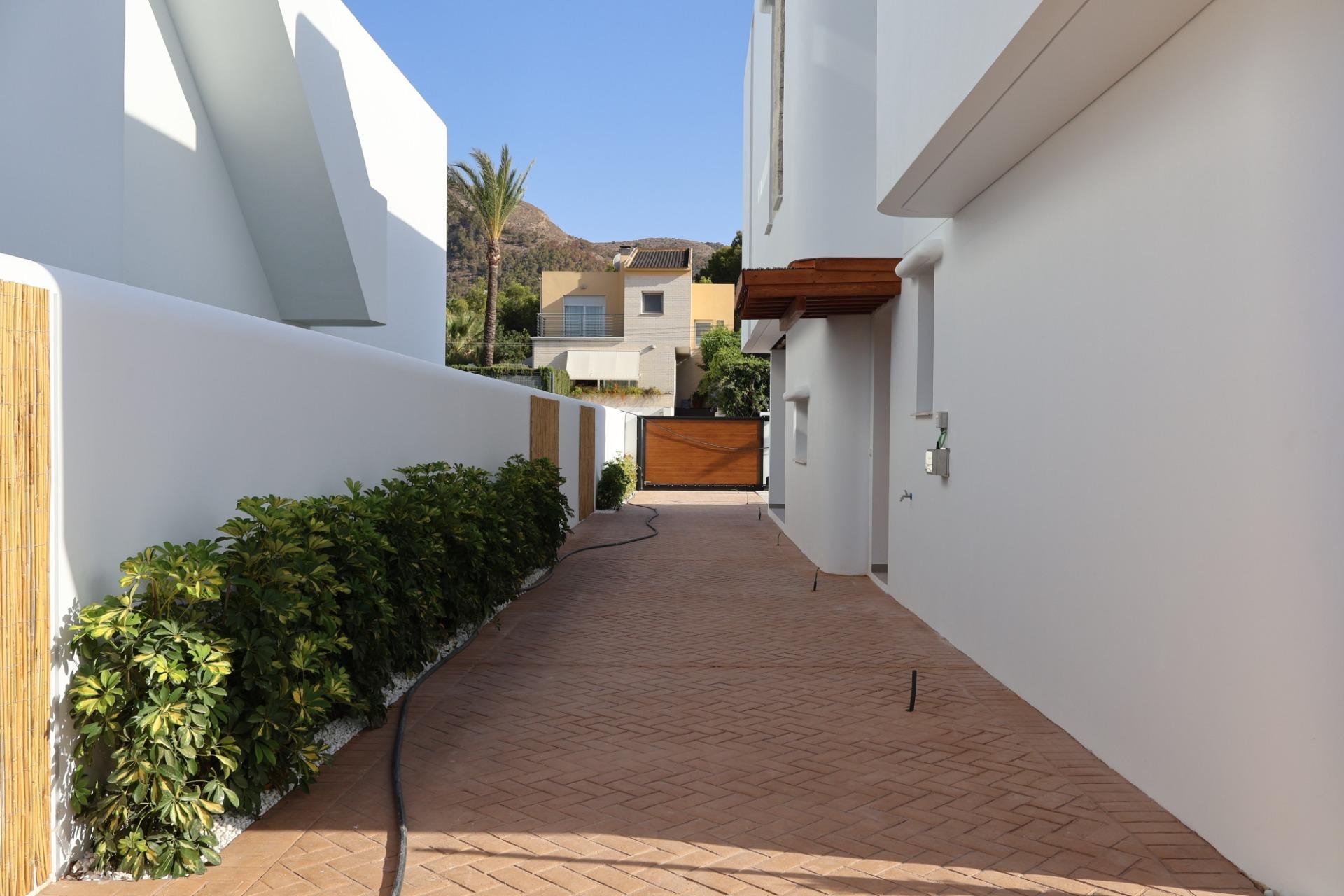 Villa en Albir, Alicante, España 4 dormitorios, 203 m2 No. 135034