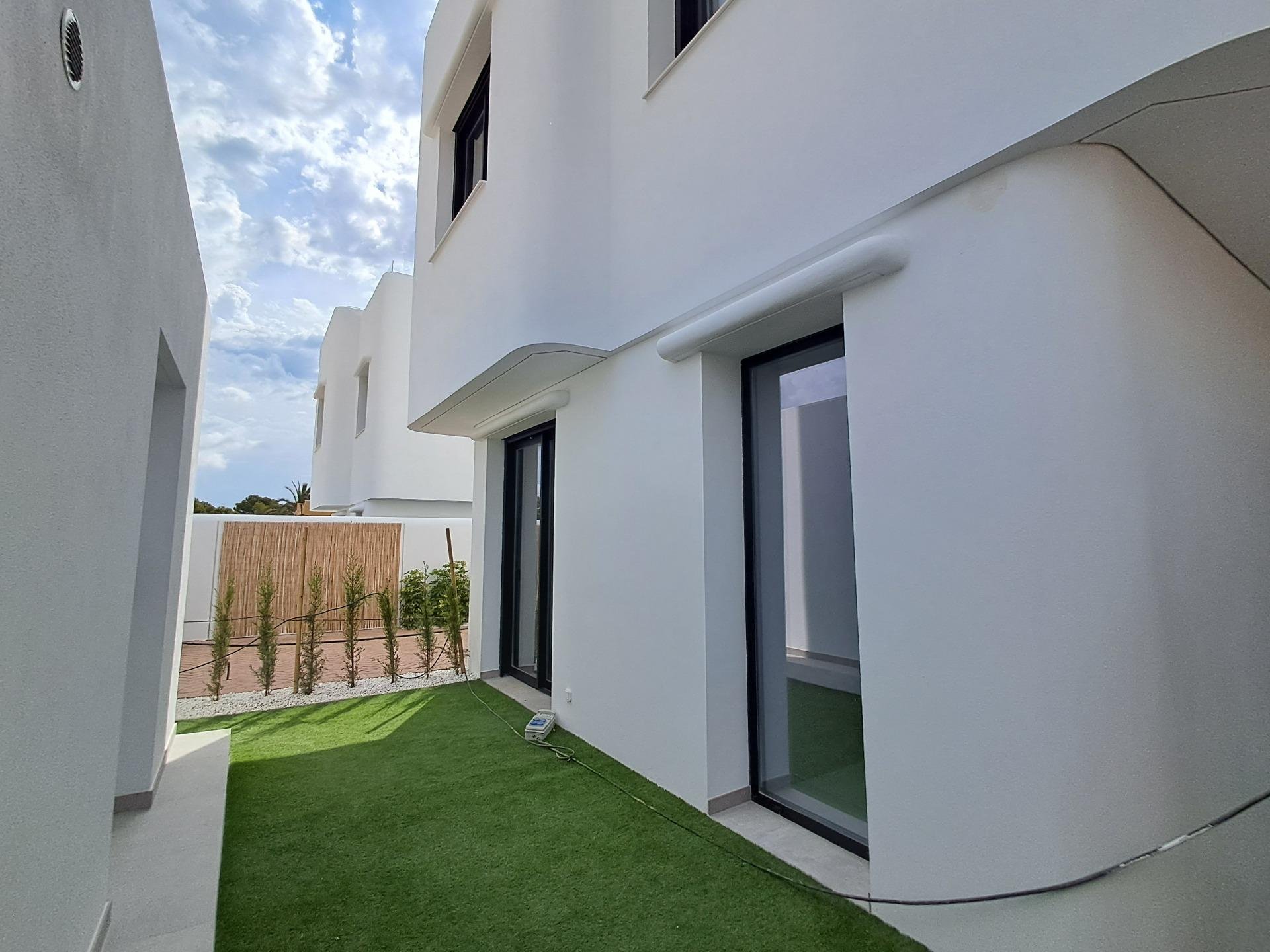 Villa en Albir, Alicante, España 4 dormitorios, 203 m2 No. 135034