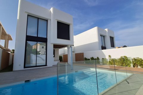 Villa till salu Albir, Alicante, Spanien 4 sovrum, 203 kvm. Nr. 135034 - foto 2