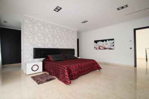 Villa for sale Alicante, Spain 5 bedrooms, 477 sq.m. No. 115504 - photo 30