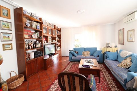 Villa for sale Torrevieja, Alicante, Spain 5 bedrooms, 380 sq.m. No. 115499 - photo 12